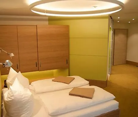 Ξενοδοχείο Traumhaus Im Elsterpark