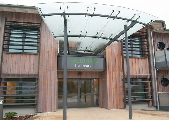 Traumhaus Im Elsterpark فندق *